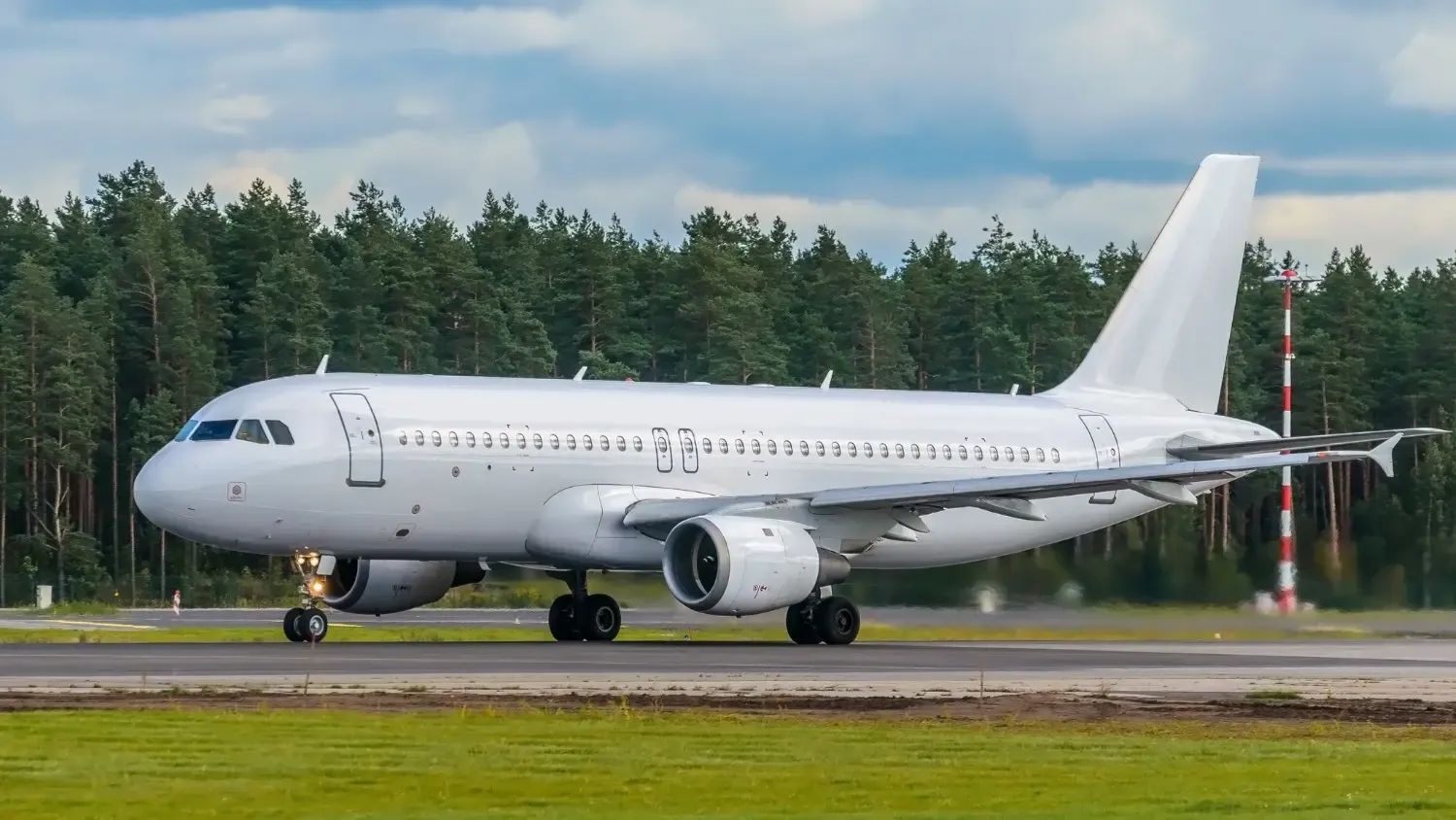 Boeing 737 vs Airbus A320: Which Type Rating to Choose?
