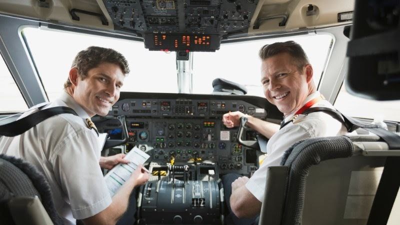 Is Becoming a Pilot Worth It? Benefits & Career Reasons